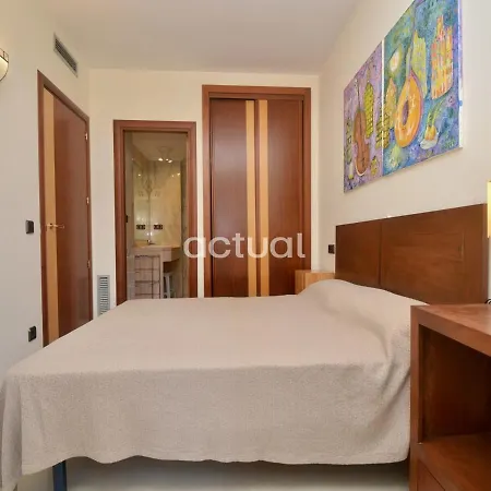 Xaloc Esc.b Bajos A Apartamento